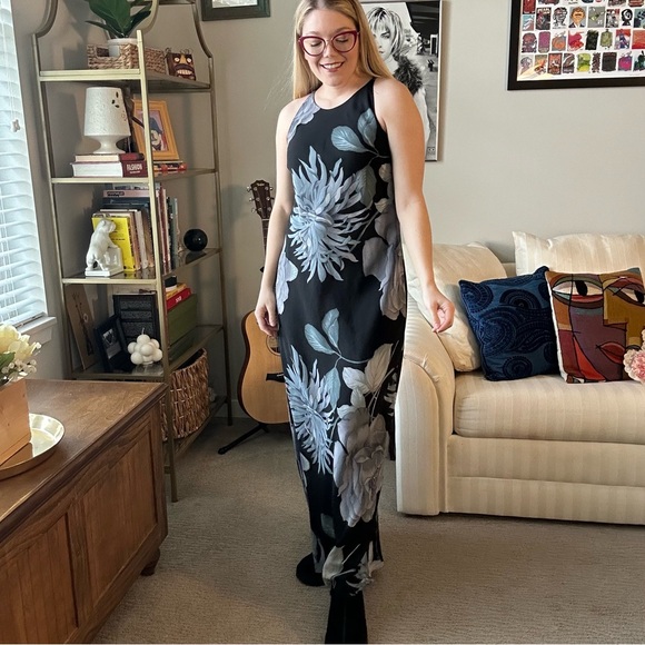 Maggy London 90’s Column Maxi Dress - Picture 8 of 9